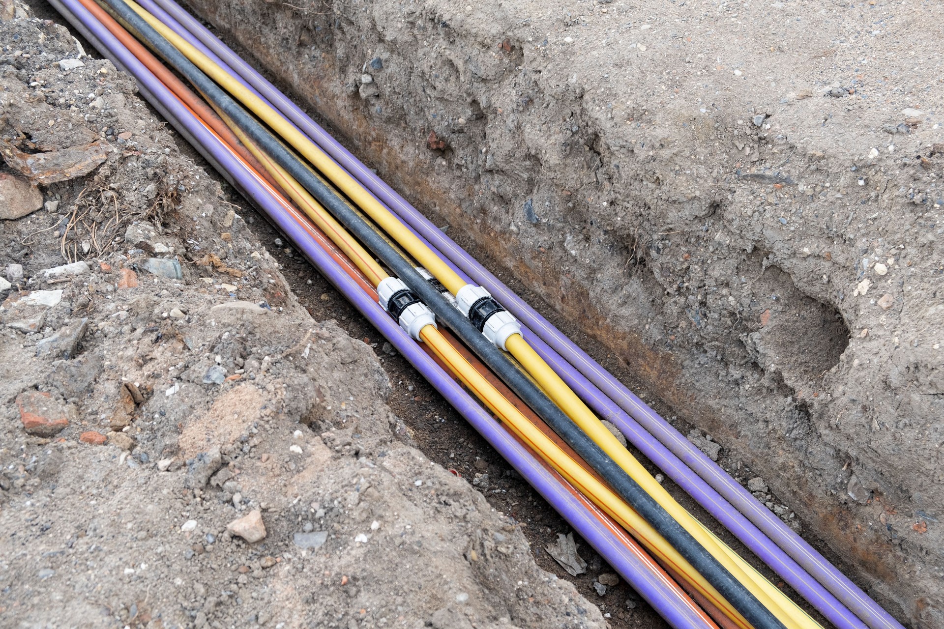 Installation of Underground Handholes / Vaults